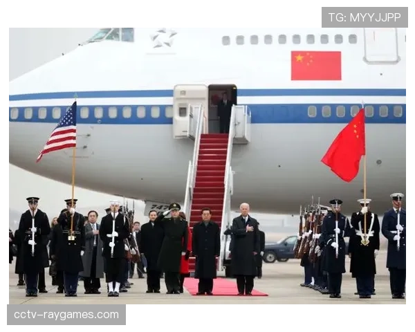 巴黎圣日耳曼乘专机抵达马德里,球队医疗组携带新型恢复设备随行 巴黎圣日耳曼乘专机抵达马德里,球队医疗组携带新型恢复设备随行